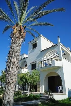 One Bedroom Apartment - Just 800 m From the Beach
