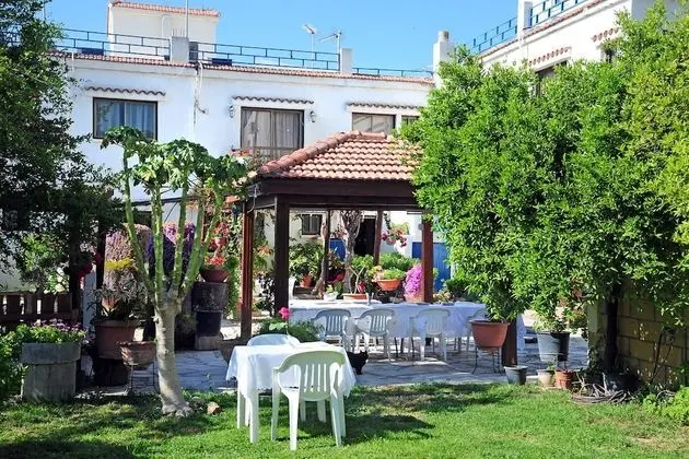 One Bedroom Apartment - Just 800 m From the Beach - Dış Mekan