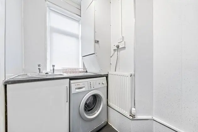 One Bedroom Apartment by Klass Living Serviced Accommodation Bellshill - Elmbank Street Apartment with WIFI and Parking - Oda