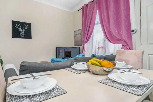 One Bedroom Apartment by Klass Living Serviced Accommodation Bellshill - Elmbank Street Apartment with WIFI and Parking - Yerinde Yemek