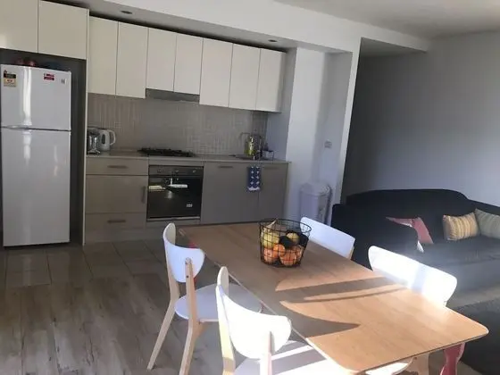 One Bedroom Apartment in Marrickville - Mutfak