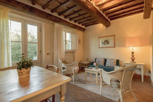 One Bedroom Farmhouse Apartment With Shared Pool in Fattoria Sardi Wine Resort in Lucca - Oda