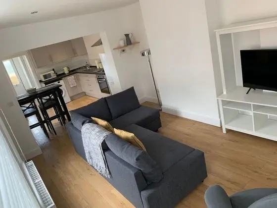 One Bedroom Flat in Whitstable With Free Parking