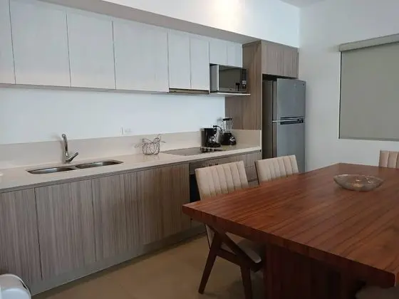One Bedroom, Great Location Steps From the Beachh, Beautiful Roof Top View
