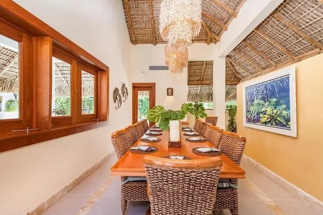 One of the Best Cap Cana Villas for Rent Large Pool Jacuzzi Chef Maid - Oda