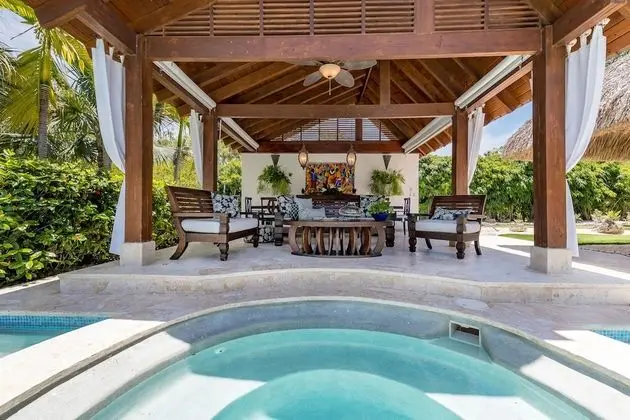 One of the Best Cap Cana Villas for Rent - Havuz
