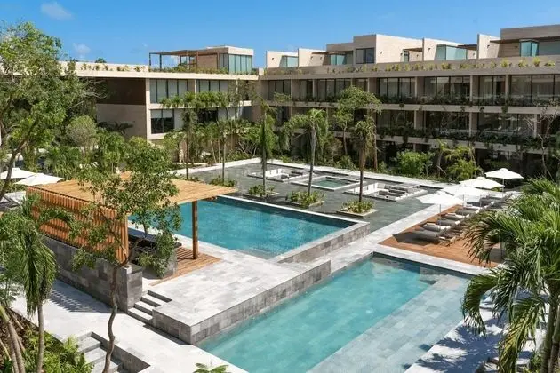 One BR Apartment With Shared Pool Jacuzzi Easy Spa Access