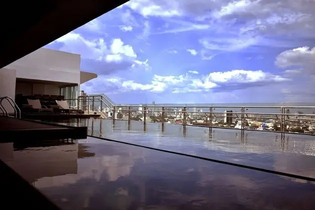 One Central Hotel - Havuz