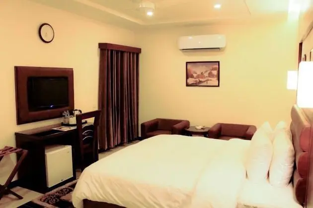 Hotel One DG Khan - 1