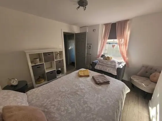 One Double Bed- Two Sofa Beds, Private Garden - Öne Çıkan Resim
