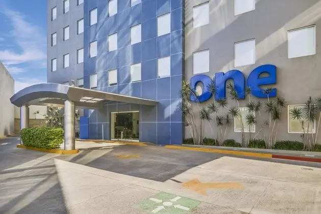 One Leon Poliforum