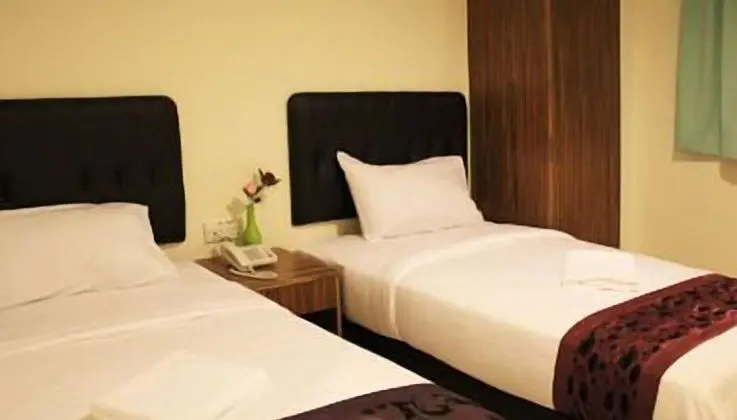 ONE HOTEL LINTAS JAYA