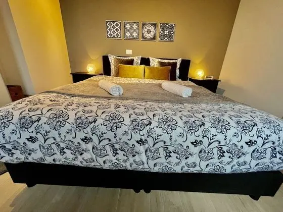 One Lux Stay near Diamond District - Oda