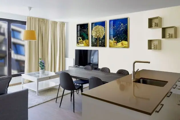 One Lux Stay near Diamond District - Yerinde Yemek