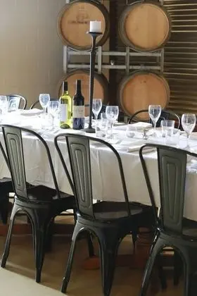 One Paddock Currency Creek Winery Villas - Yerinde Yemek