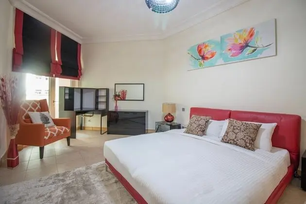 One Perfect Stay - Khushkar 310 - Oda