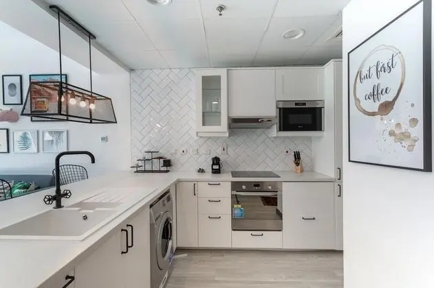 One Perfect Stay Royal Oceanic- One Bedroom Apartment - Mutfak