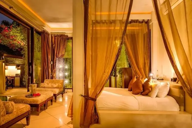 Villa One Seminyak - Oda