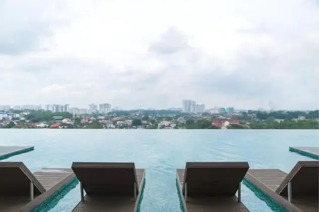 One Tebrau Residences - Havuz