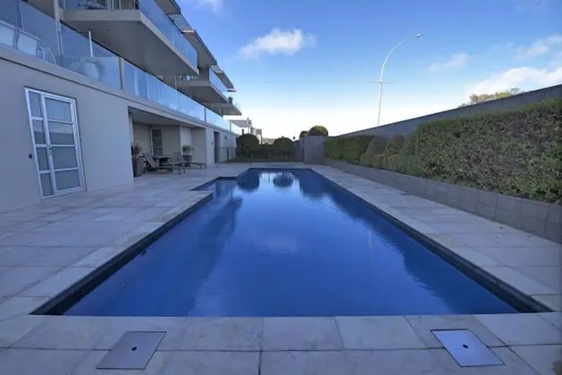 One Ten Apartment 8 - Havuz