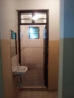 One World Apartments Bamburi - Banyo Tipleri