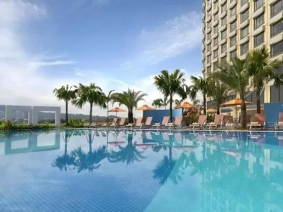 One World Hotel - Havuz
