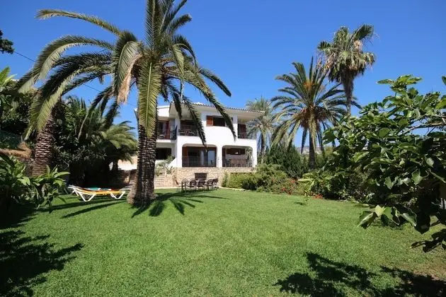 Only 100m to the Beach! Spacious Villa With Private Pool - 12 People - Dış Mekan