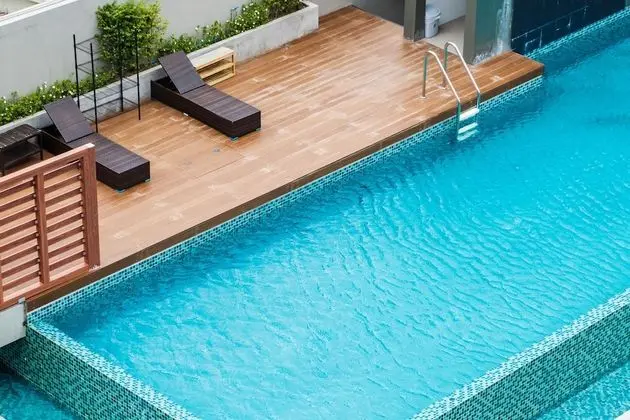 ONPA Hotel & Residence Bangsaen - Havuz