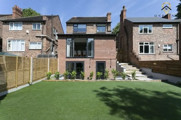 ✰OnPoint- MASSIVE House, PERFECT Location-Parking✰