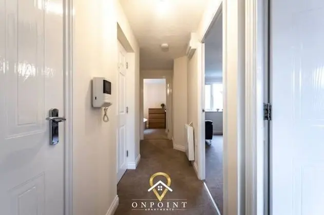 ✰OnPoint - Spacious 2 Bed Apt - FREE Parking✰ - İç Mekan