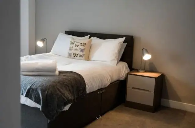 OnPoint -Spacious 2 Bedroom Apt With Parking!