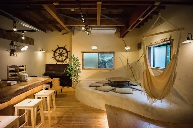 Onsen Guesthouse HAKONE TENT - Hostel - Lobi