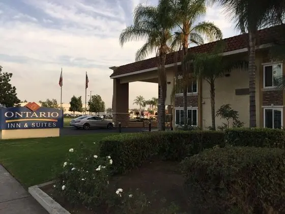 Ontario Inn & Suites - Dış Mekan