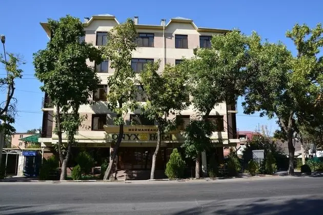 Onyx Hotel