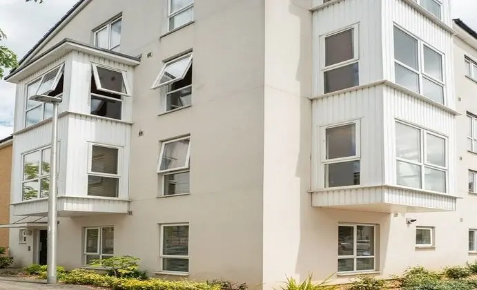 Open plan 2 Bedroom Apartment