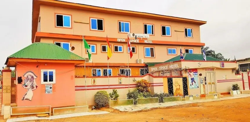 Open Space Hotel Kumasi - Dış Mekan