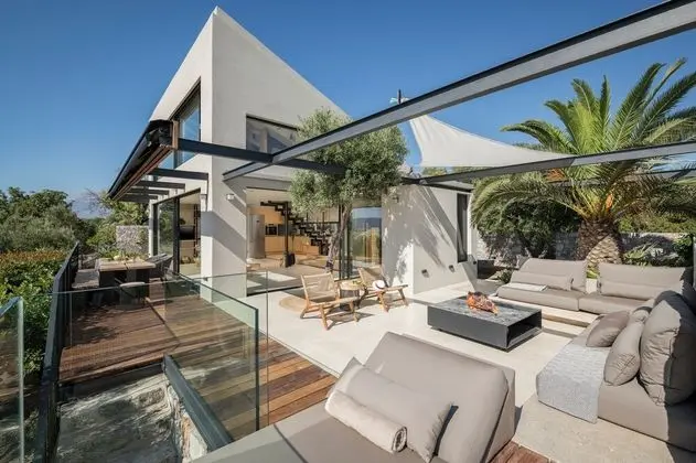 OPENNESS. House by the sea.