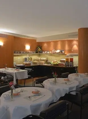 Opera Cadet Hotel - Yerinde Yemek