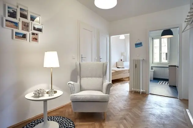 Opera City Center Apartments - Lobi