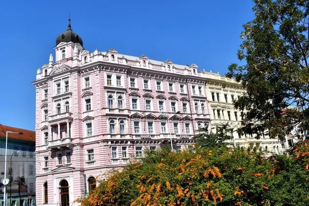 Opera Hotel