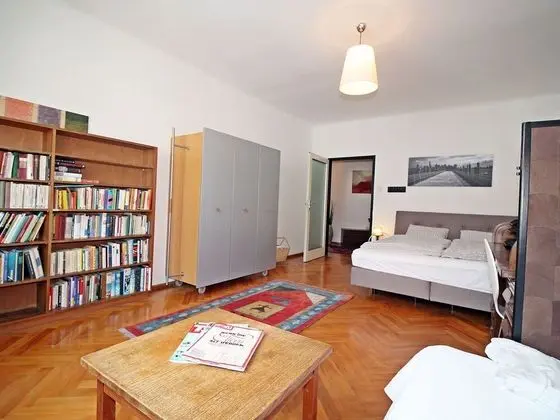 Opera Wien in Wien With 2 Bedrooms and 3 Bathrooms - Oda
