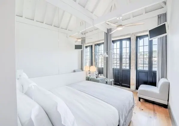 Oporto Street Fonte Taurina