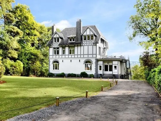 Opulent Holiday Home in Spa with Sauna, Hot Tub, Playroom - Öne Çıkan Resim