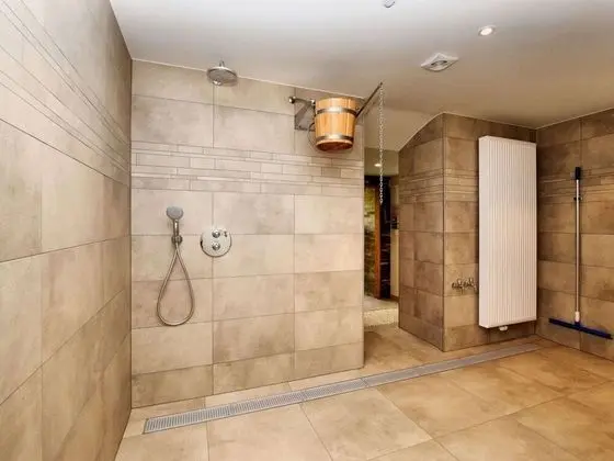 Opulent Holiday Home in Spa with Sauna, Hot Tub, Playroom - Spa