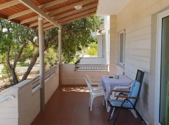 Opulent Villa in Port of Hersonissos With Balcony - Öne Çıkan Resim