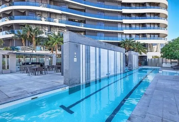 The Oracle Broadbeach 906 - Havuz