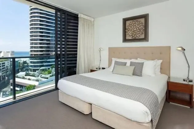 The Oracle Broadbeach 906 - Oda