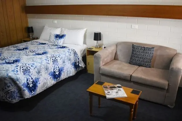 Orana Motor Inn - Oda