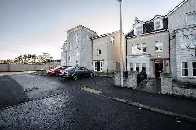 Orange Apartments - 22 Polmuir Gardens