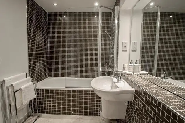 Orange Apartments - 22 Polmuir Gardens - Oda